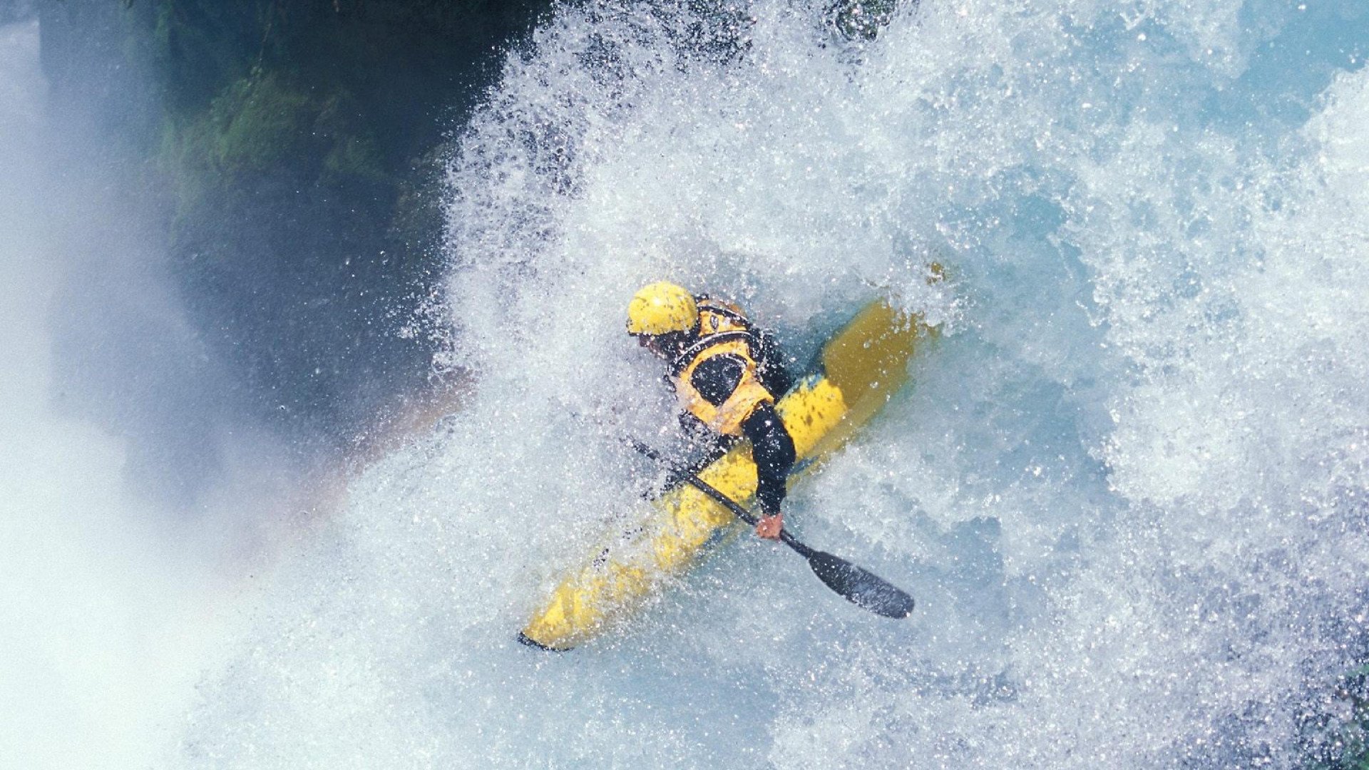 Emily Johnson 多次关键接球达阵，接球的关键动作是